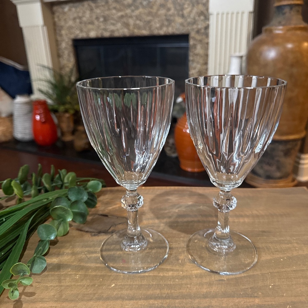 Reflections Set of 4 All Purpose Wine Drinking Glasses, 3 x 7, Clear